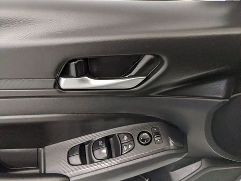 Used 2025 Nissan Altima 2.5 SV image 14