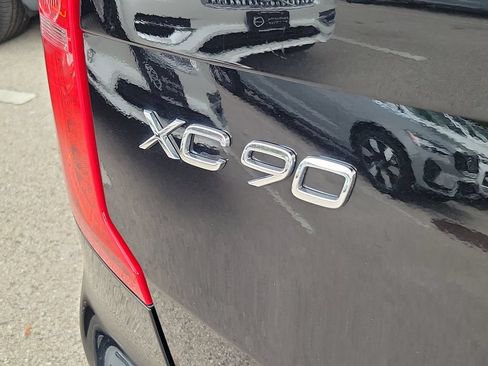 Used 2023 Volvo XC90 B5 Core AWD/4WD image 10