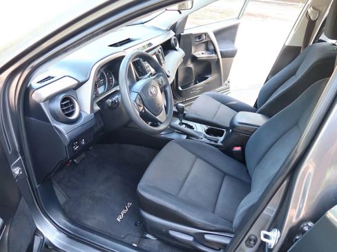 Used 2016 Toyota RAV4 LE FWD image 14