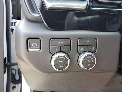 New 2026 GMC Sierra 1500 Elevation image 31