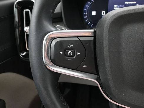 Used 2024 Volvo XC40 B5 Plus w/ Protection Package Premier AWD/4WD image 21