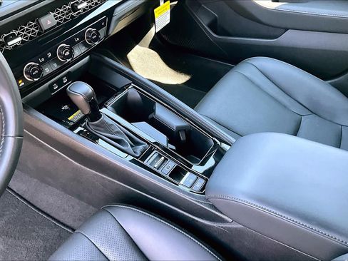 Used 2025 Honda Accord Sport image 15