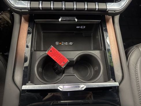 Used 2025 GMC Yukon Denali image 49