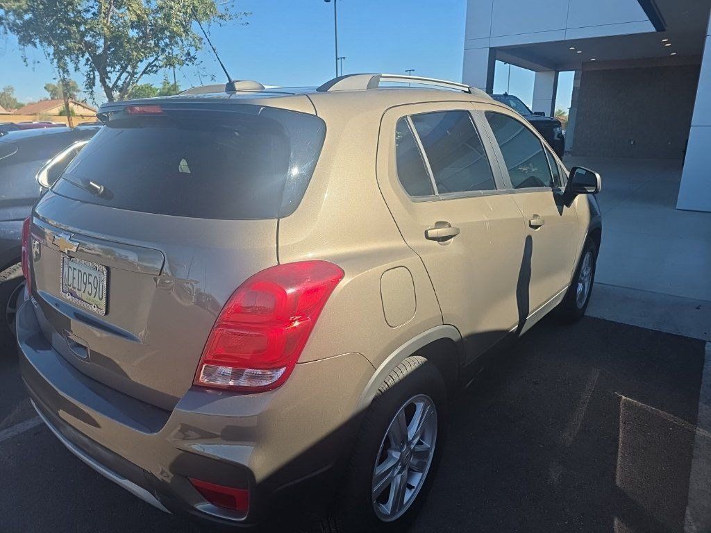 Used 2021 Chevrolet Trax LT FWD image 3