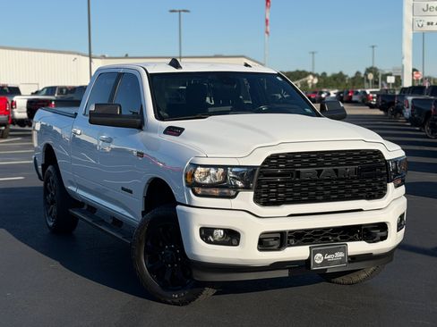 Used 2022 RAM 2500 Big Horn w/ Night Edition AWD/4WD image 4