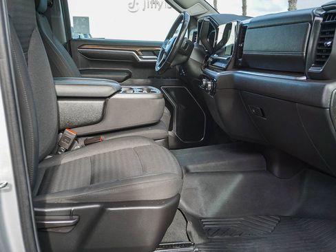 Used 2022 Chevrolet Silverado 1500 RST AWD/4WD image 13