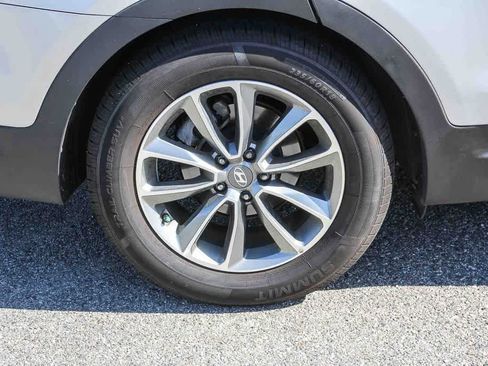Used 2017 Hyundai Santa Fe SE FWD image 8