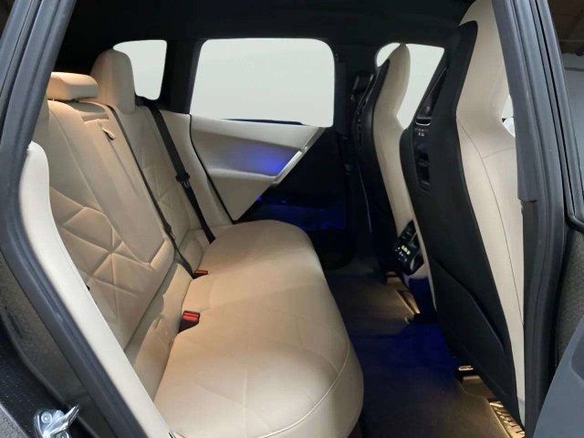 Used 2023 BMW iX xDrive50 AWD/4WD image 25