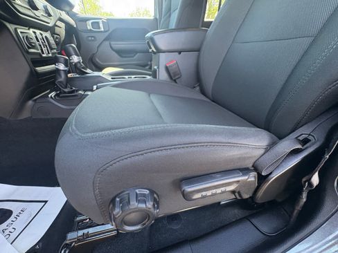 Used 2022 Jeep Gladiator Sport AWD/4WD image 34