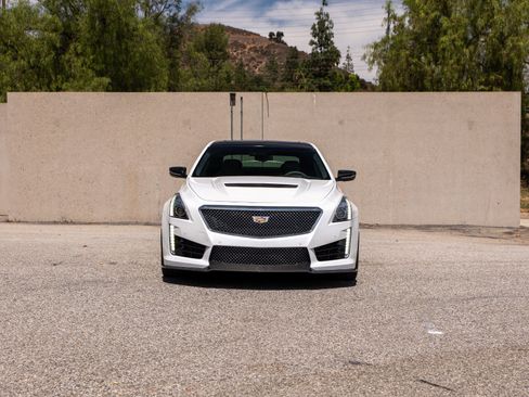 Used 2019 Cadillac CTS V w/ Carbon Fiber Package RWD image 2