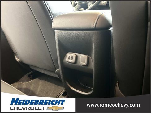 Used 2022 Chevrolet Colorado Z71 AWD/4WD image 17