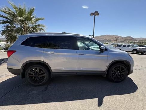 Used 2017 Honda Pilot Touring image 6