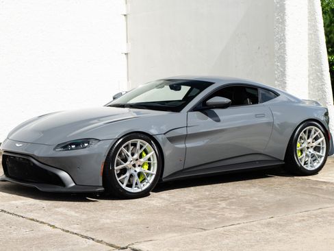 Used 2020 Aston Martin V8 Vantage Coupe RWD image 2