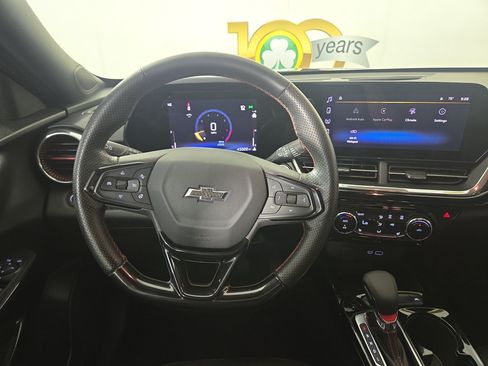 Used 2025 Chevrolet Trax RS w/ Driver Confidence Package FWD image 15
