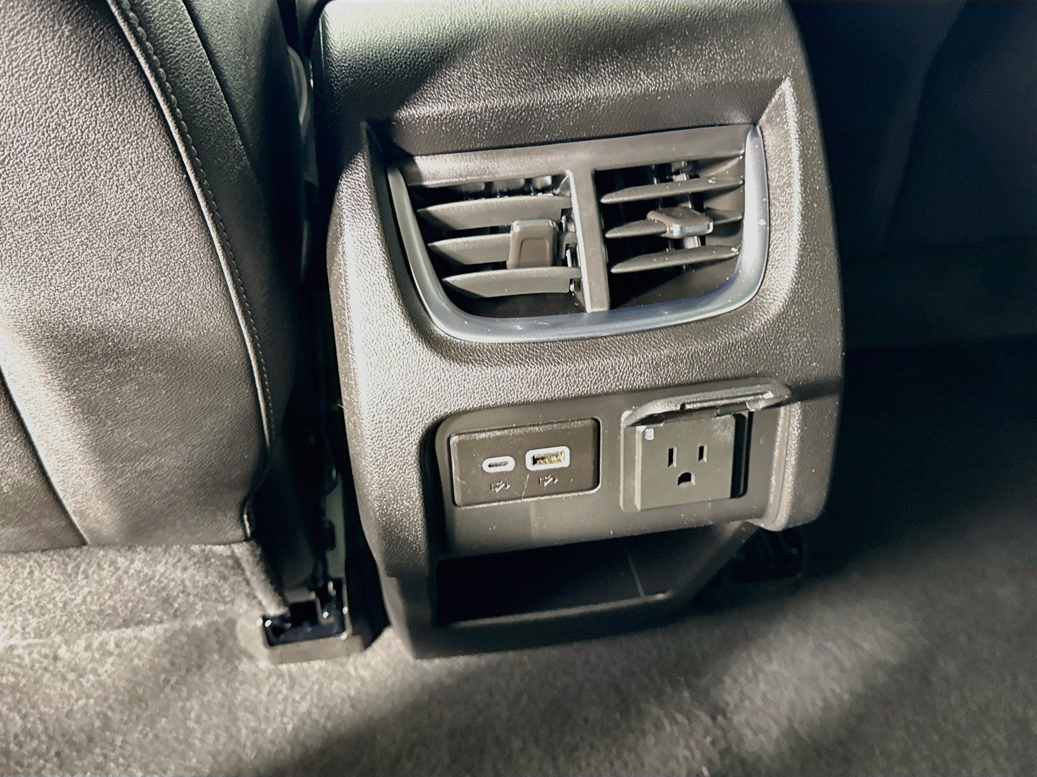 Used 2024 Chevrolet Blazer LT w/ Sound & Technology Package FWD image 27
