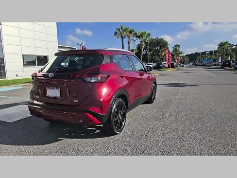 Used 2021 Nissan Kicks SV FWD image 32