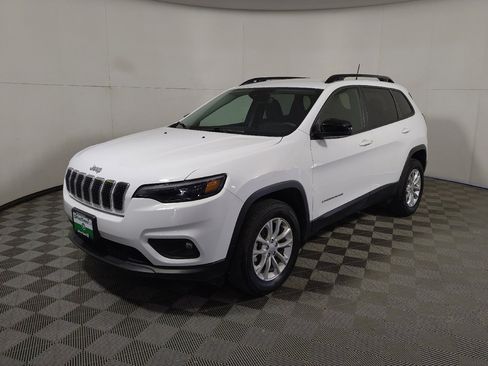 Used 2022 Jeep Cherokee Latitude Lux AWD/4WD image 2