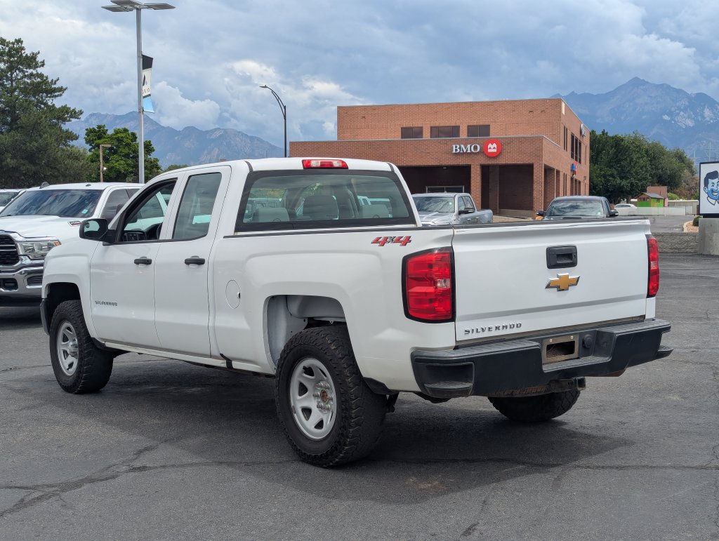 Used 2018 Chevrolet Silverado 1500 W/T w/ Trailering Package AWD/4WD image 7