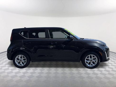 Used 2025 Kia Soul LX w/ LX Technology Package FWD image 4