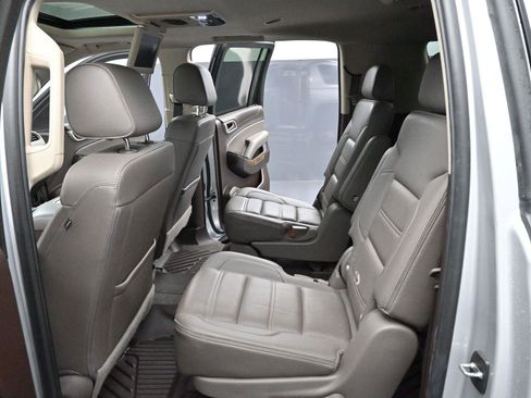 Used 2019 GMC Yukon XL Denali w/ Denali Ultimate Package image 34