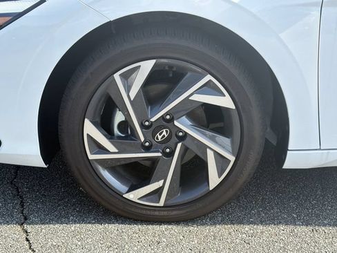 New 2026 Hyundai Elantra Limited FWD image 13
