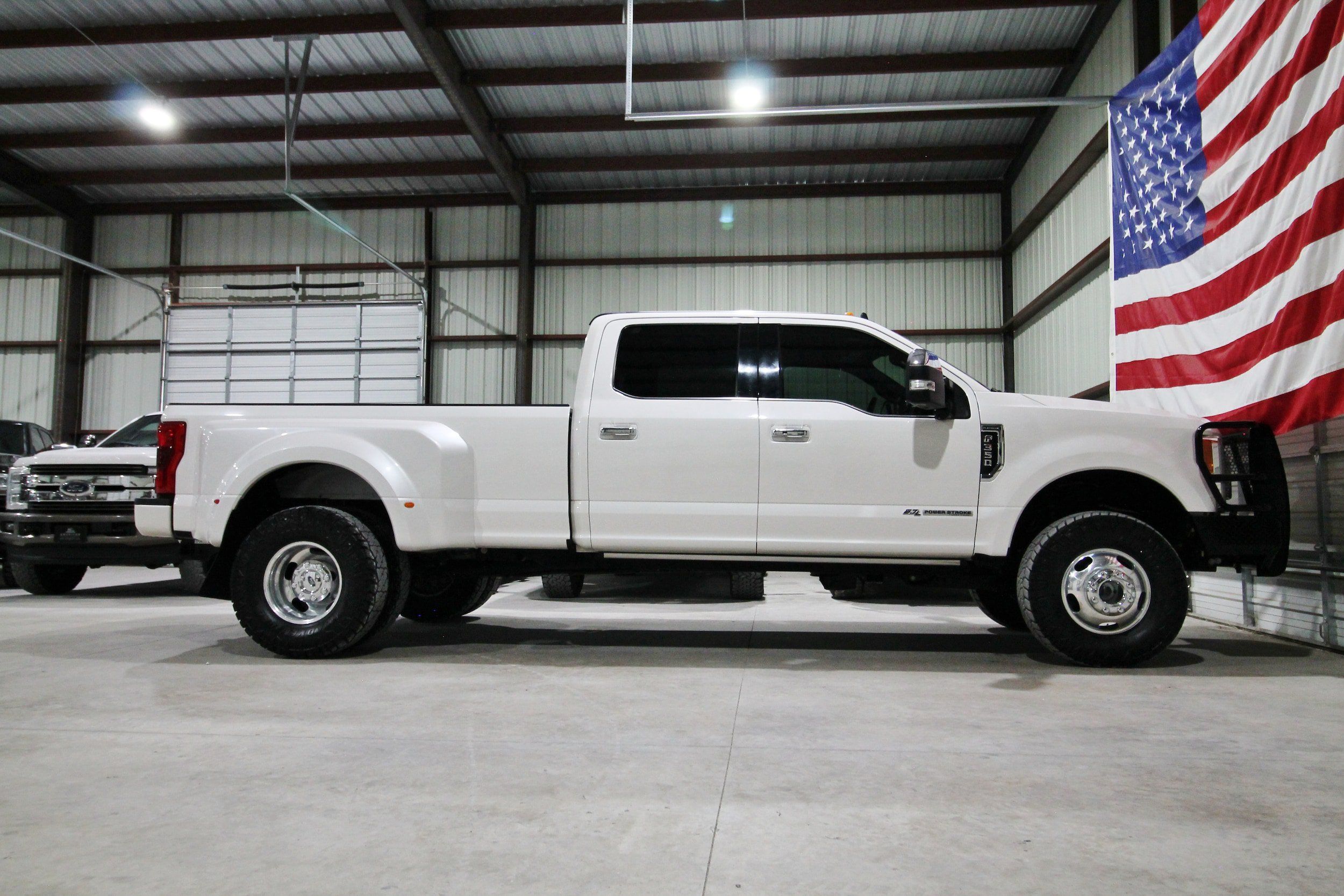 Used 2019 Ford F350 Platinum w/ Platinum Ultimate Package AWD/4WD image 14