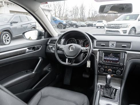 Used 2016 Volkswagen Passat 1.8T SE image 23