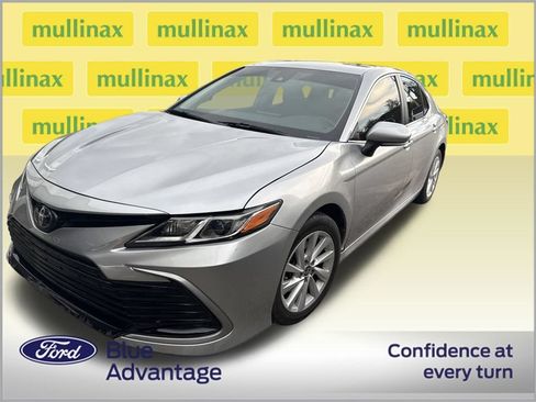 Used 2023 Toyota Camry LE w/ Convenience Package FWD image 2