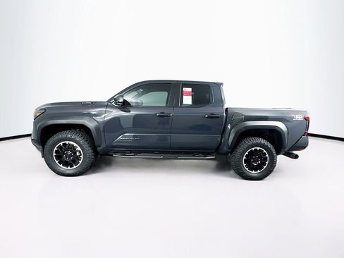 New 2025 Toyota Tacoma TRD Off-Road image 5