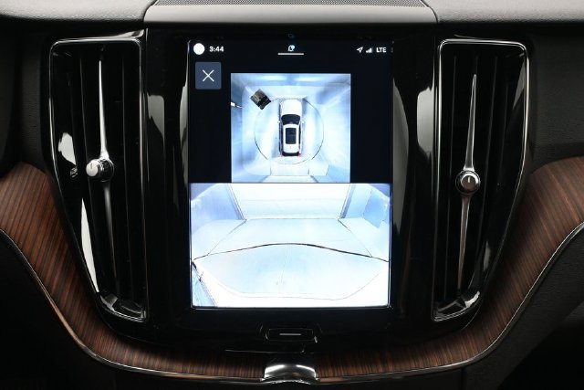Used 2024 Volvo XC60 B5 Plus w/ Protection Package Premier AWD/4WD image 21