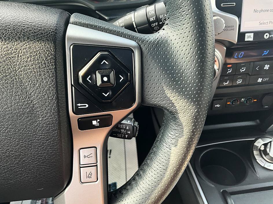 Used 2022 Toyota 4Runner Limited AWD/4WD image 31