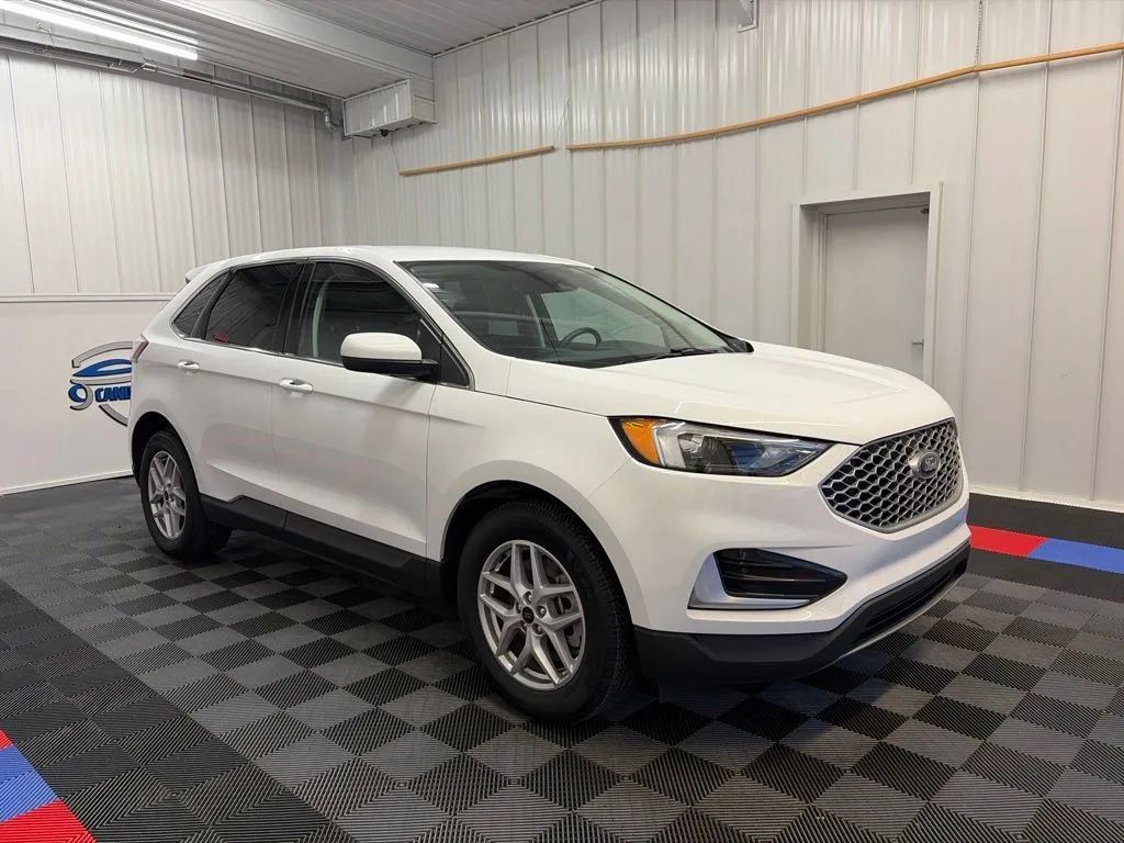 Used 2024 Ford Edge SEL AWD/4WD image 3