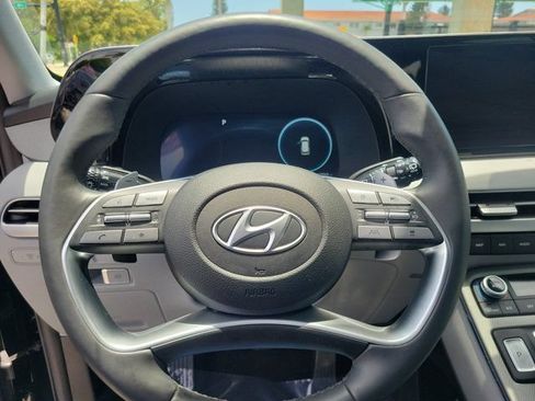 Used 2024 Hyundai Palisade SEL Premium w/ Premium Package FWD image 23
