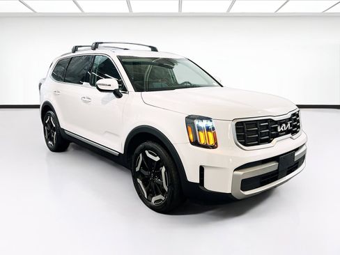 Used 2024 Kia Telluride S image 3