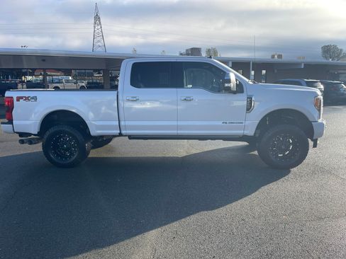 Used 2019 Ford F250 Platinum w/ Platinum Ultimate Package image 4