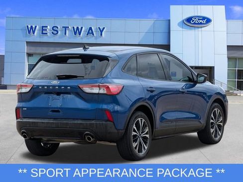 Used 2022 Ford Escape SE w/ SE Sport Appearance Package FWD image 3
