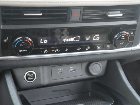 Certified 2023 Nissan Rogue SV w/ SV Premium B Package AWD/4WD image 12