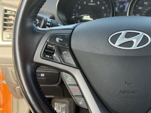 Used 2014 Hyundai Veloster Turbo image 14