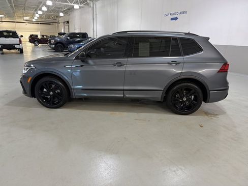 Certified 2024 Volkswagen Tiguan SE R-Line w/ MDO Package, Three-Row FWD image 5