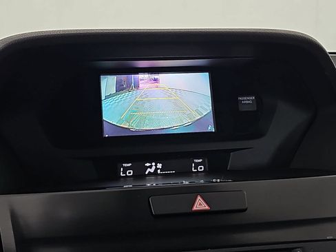 Used 2017 Acura ILX w/ AcuraWatch Plus Package FWD image 21