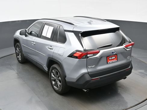 Used 2022 Toyota RAV4 XLE Premium AWD/4WD image 39