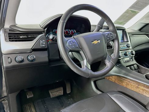 Used 2016 Chevrolet Suburban LT w/ Luxury Package AWD/4WD image 12