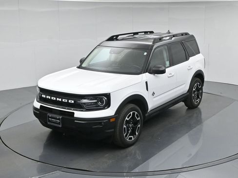 Certified 2024 Ford Bronco Sport Outer Banks w/ Tech Package AWD/4WD image 40