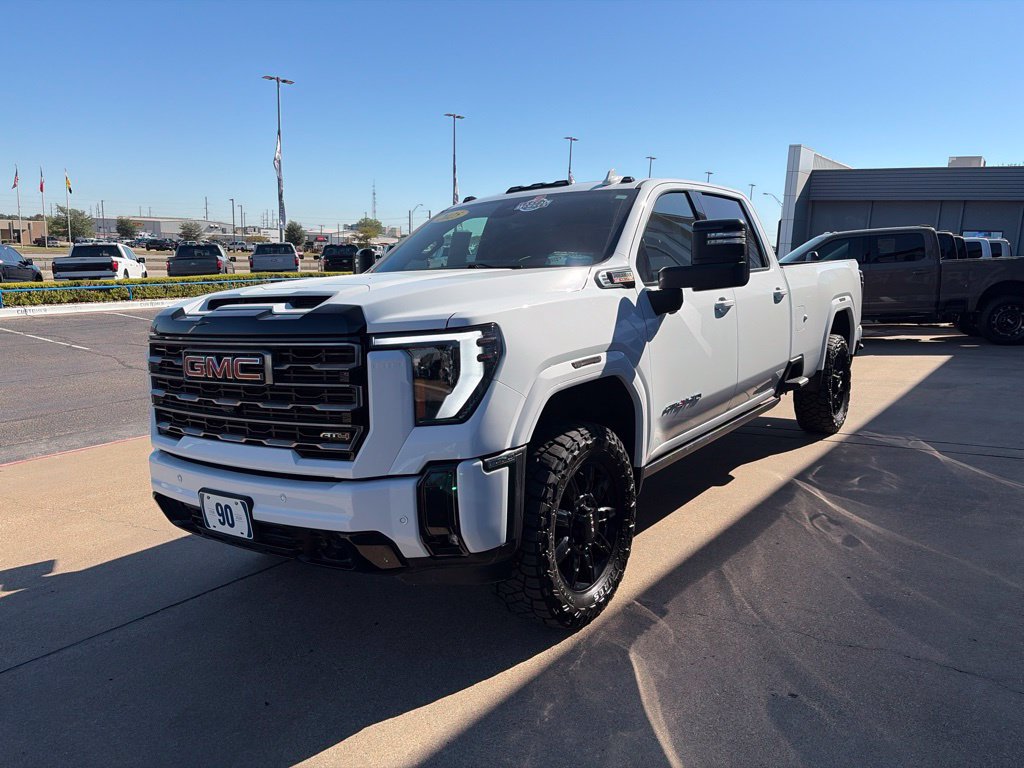 Used 2025 GMC Sierra 3500 AT4 w/ AT4 Premium Plus Package AWD/4WD image 4