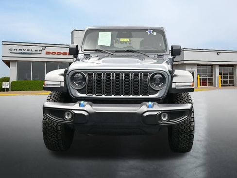 Used 2025 Jeep Wrangler Unlimited Rubicon 4xe w/ Convenience Group AWD/4WD image 8