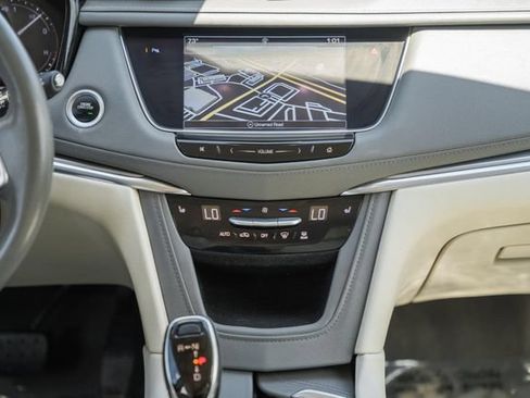 Used 2017 Cadillac XT5 Luxury w/ Driver Awareness Package AWD/4WD image 24
