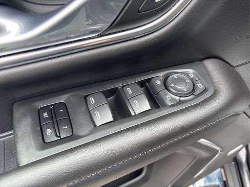 Used 2022 Chevrolet Tahoe Z71 w/ Off-Road Capability Package image 40