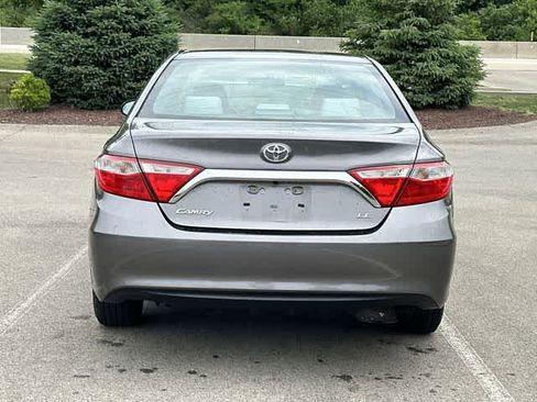 Used 2017 Toyota Camry LE FWD image 4