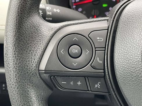 Used 2022 Toyota RAV4 XLE AWD/4WD image 10