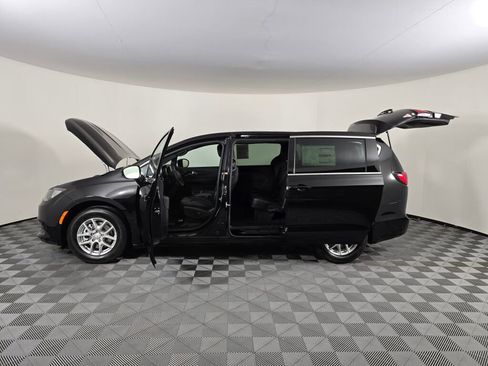 New 2026 Chrysler Voyager LX FWD image 16
